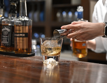 MusicBar Cielnage(飲食店 / バル・バー | レストランサービス・ホールスタッフ)の求人の写真 1