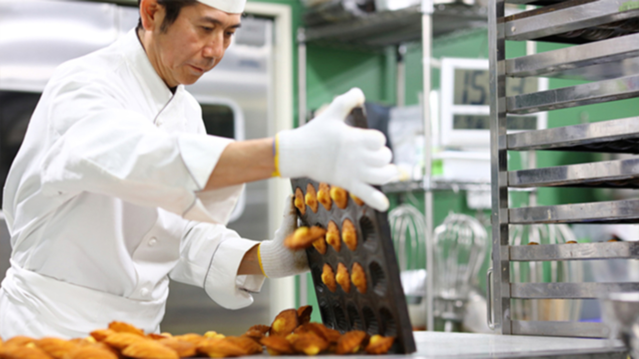 ル パティシエ タカギ|パティシエの求人画像1枚目