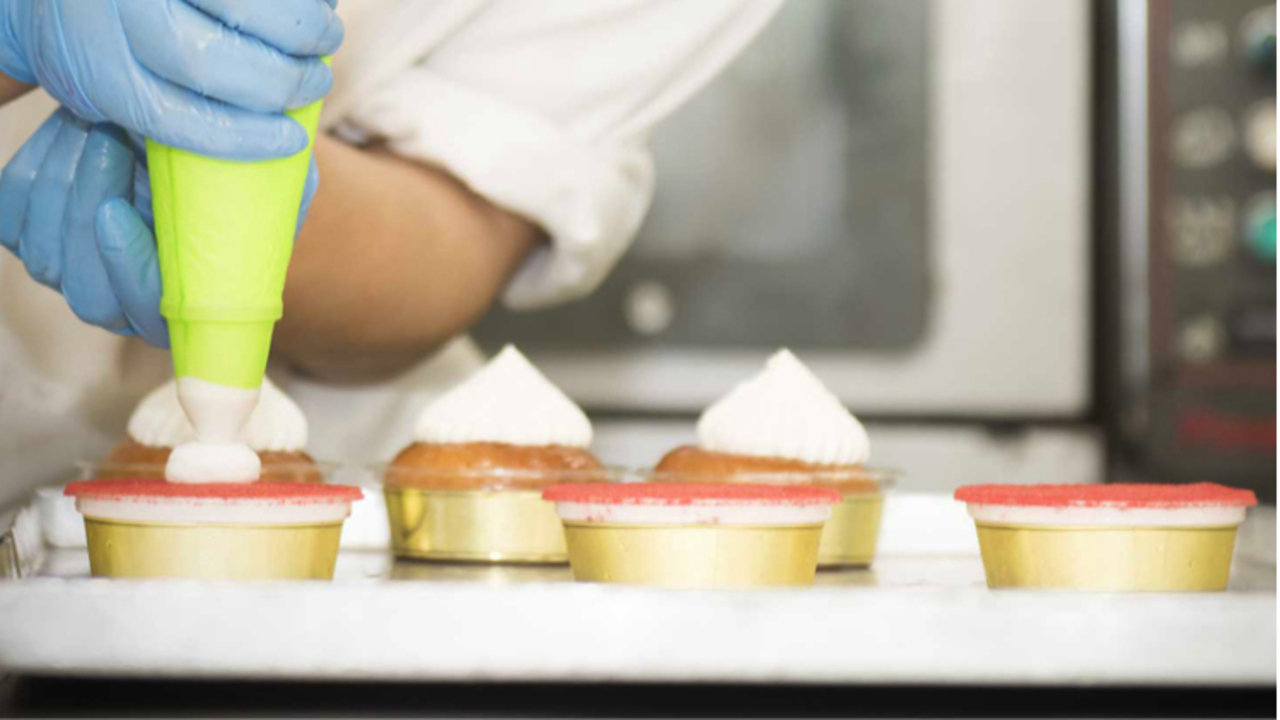 ル パティシエ タカギ|パティシエの求人画像1枚目