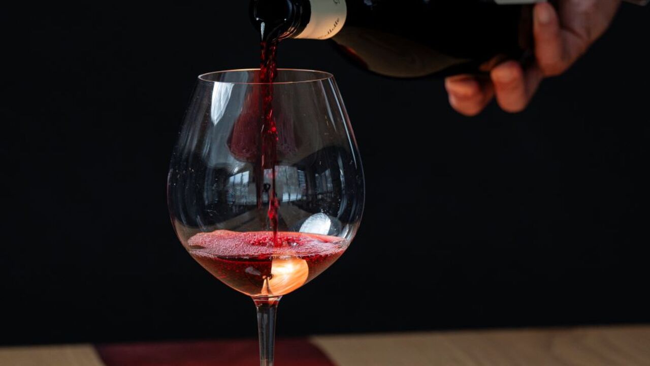 シャレーアイビーグループ|レストランサービス・ホールスタッフの求人画像1枚目