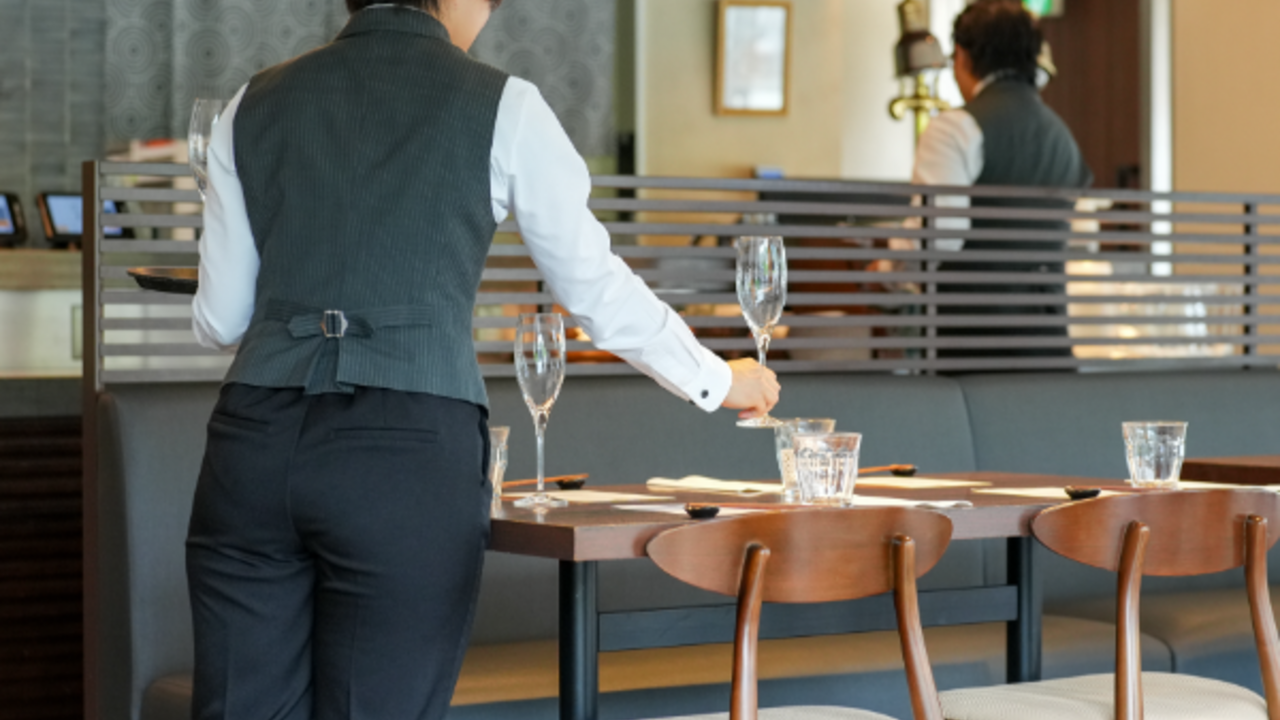 シャレーアイビーグループ|レストランサービス・ホールスタッフの求人画像2枚目