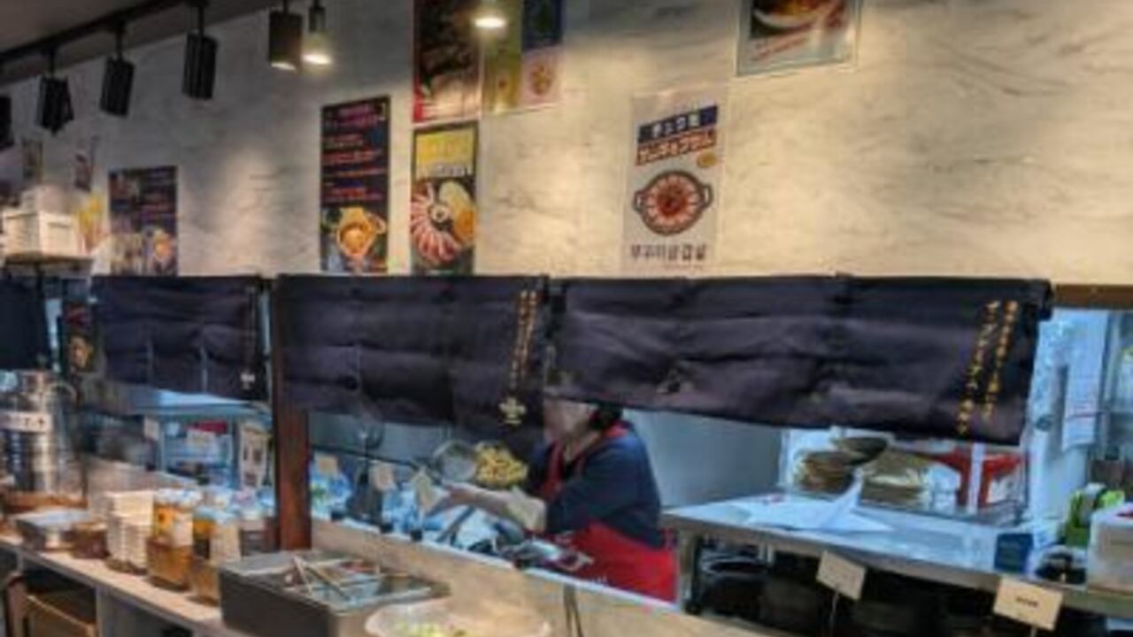 韓国料理　ホンデ|レストランサービス・ホールスタッフの求人画像1枚目