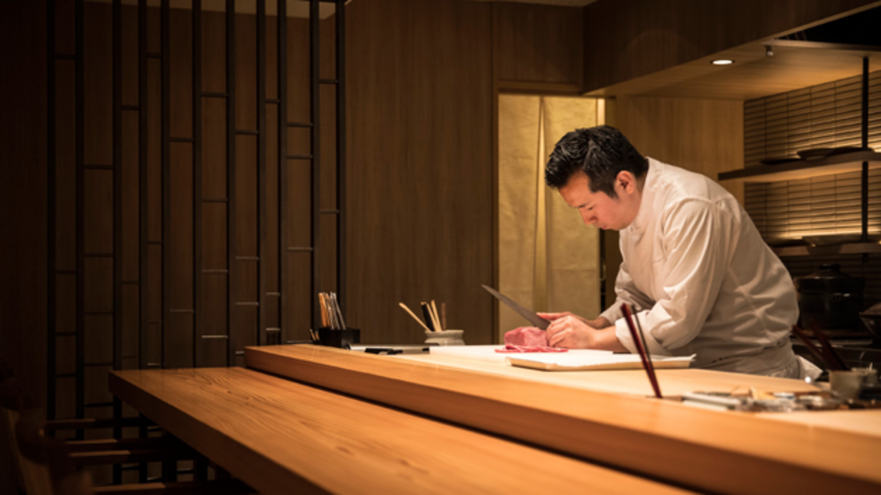 肉割烹 上|レストランサービス・ホールスタッフの求人画像1枚目