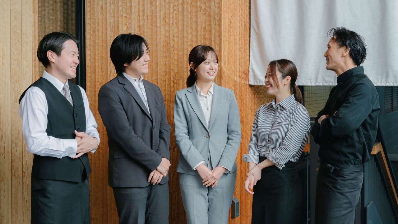 ホテルカンラ京都|フロントスタッフの求人画像1枚目