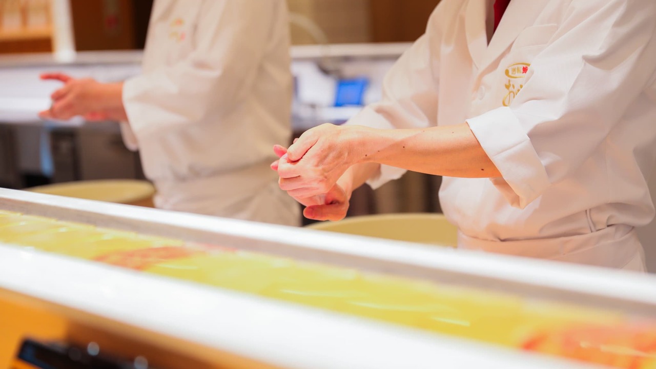 株式会社銀座おのでら 廻転鮨 銀座おのでら 名古屋店 寿司・鮨 | 寿司職人)の求人の写真 3枚目