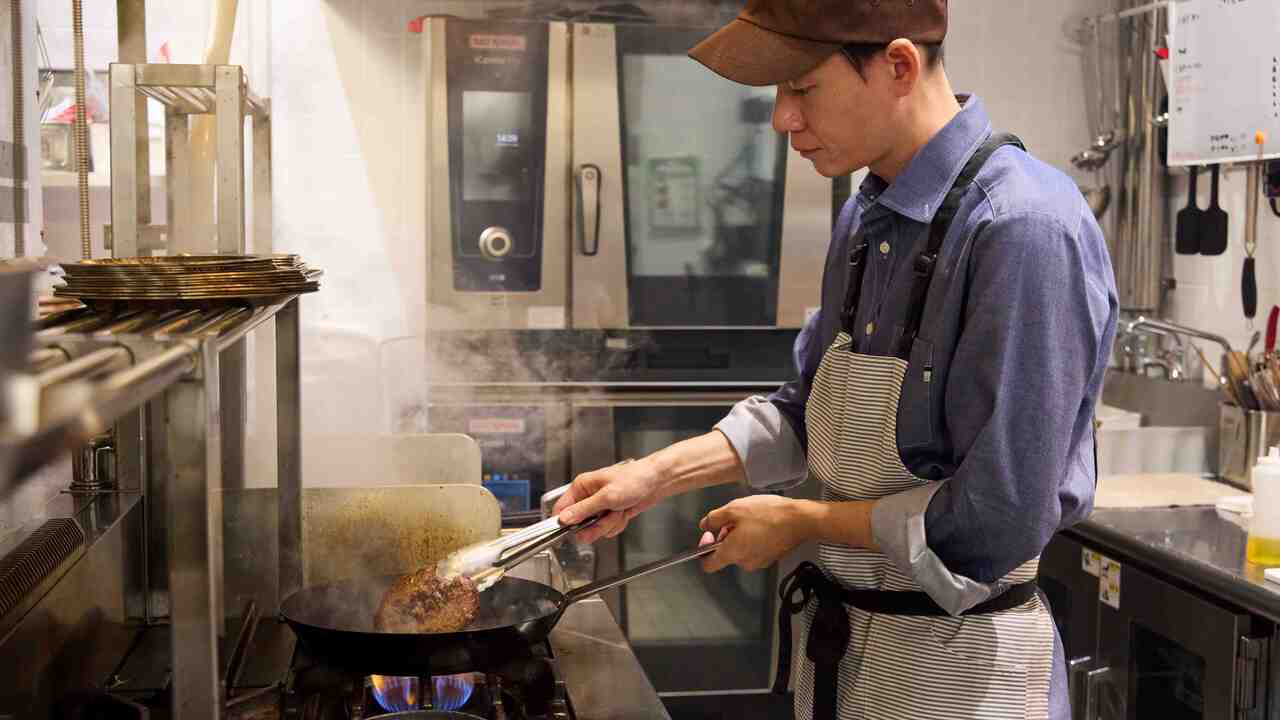 ホテル コメント|レストランサービス・ホールスタッフの求人画像2枚目