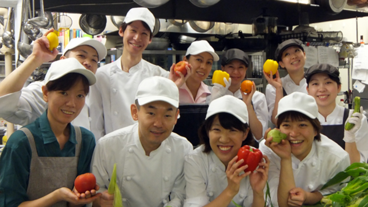 宮の森フランセス教会|料理長・料理長候補の求人画像1枚目