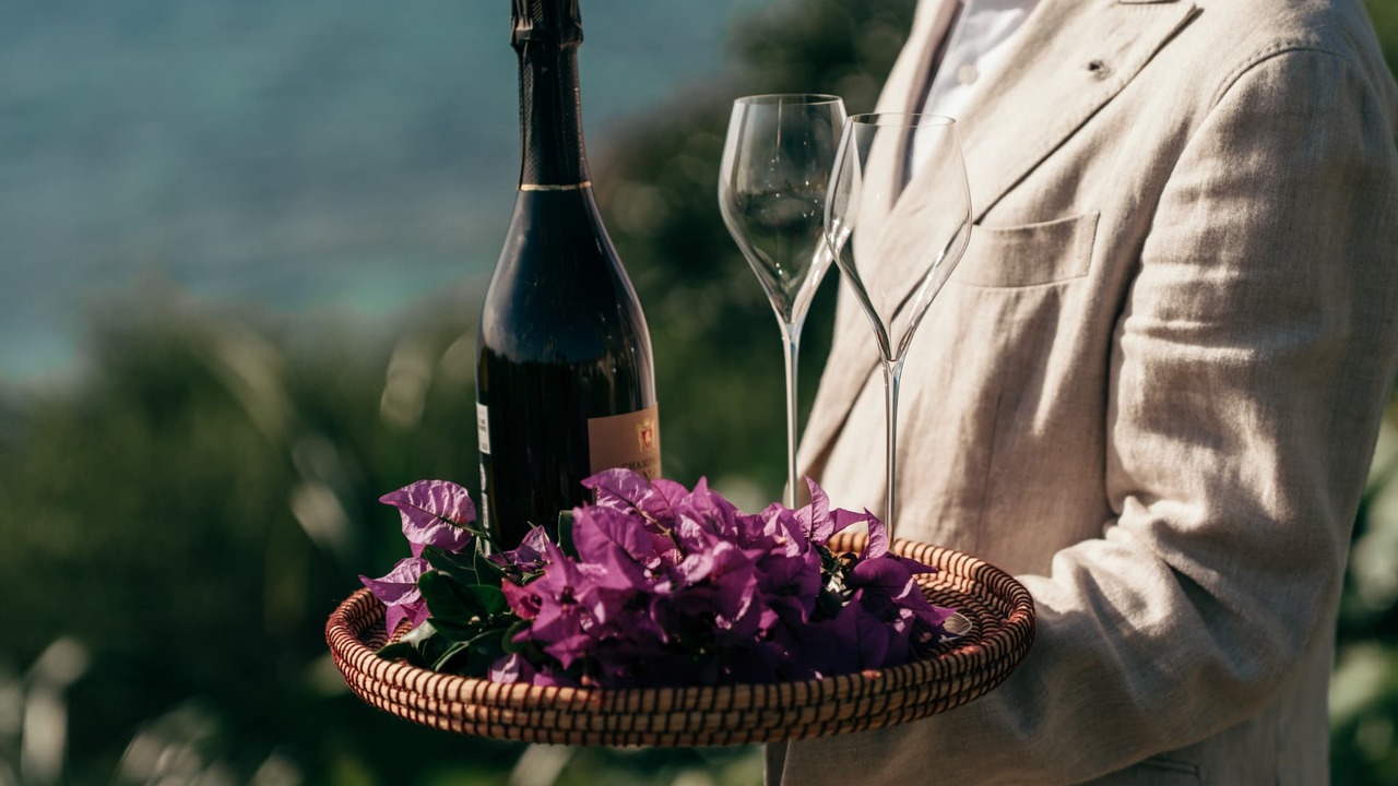 2026年6月開業｜宮古島・伊良部島のスモールラグジュアリーホテル|施設管理全般の求人画像1枚目