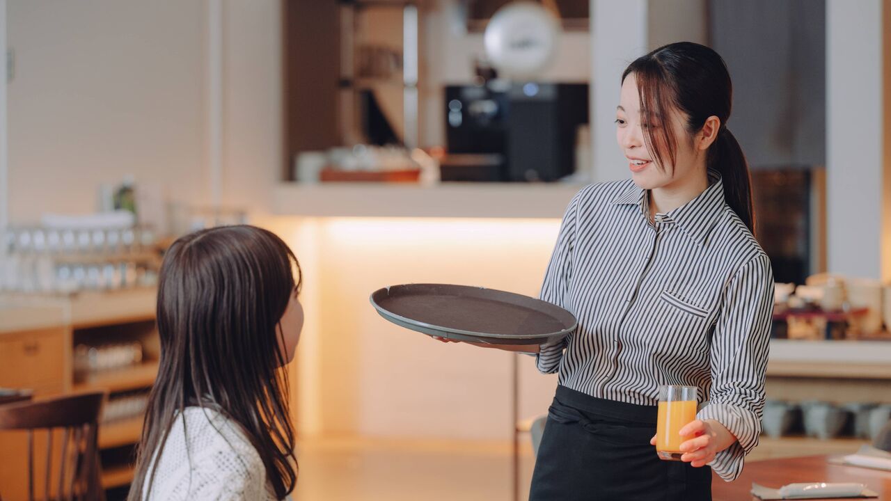 ホテルカンラ京都 THE KITCHEN KANRA ホテル・旅館 | レストランサービス・ホールスタッフ)の求人の写真 1枚目