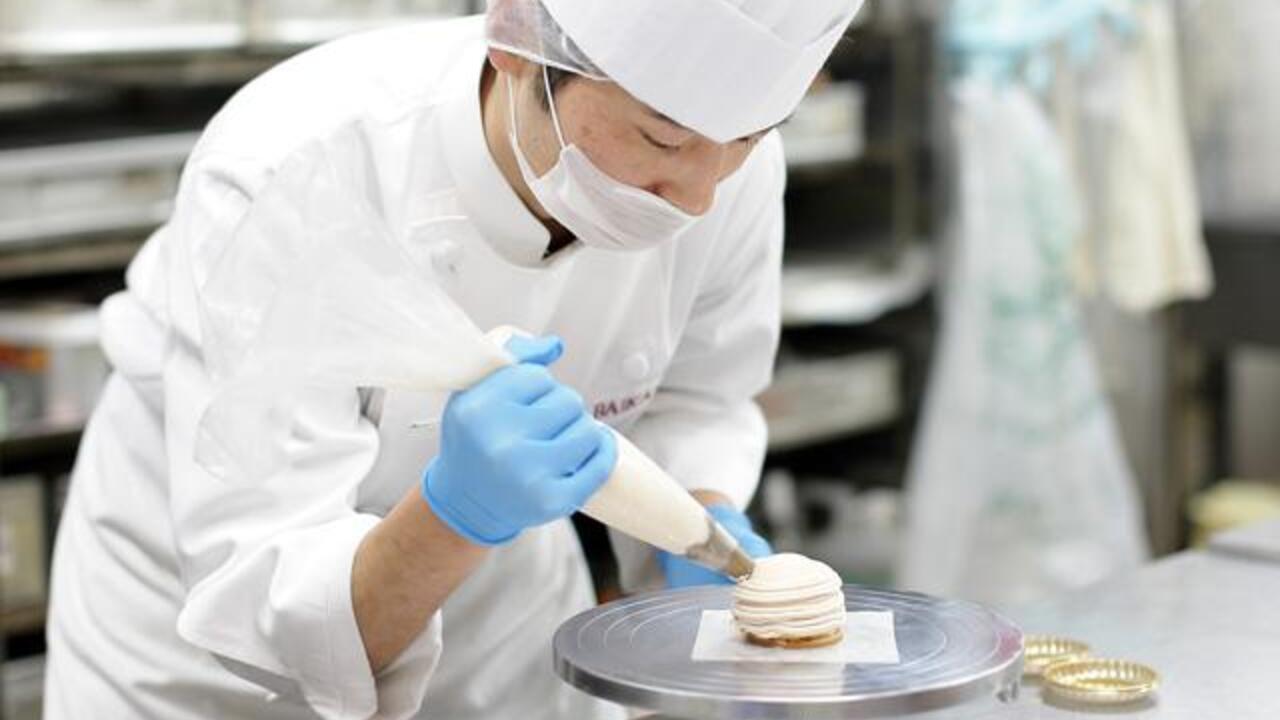 洋菓子のバイカル|パティシエの求人画像1枚目