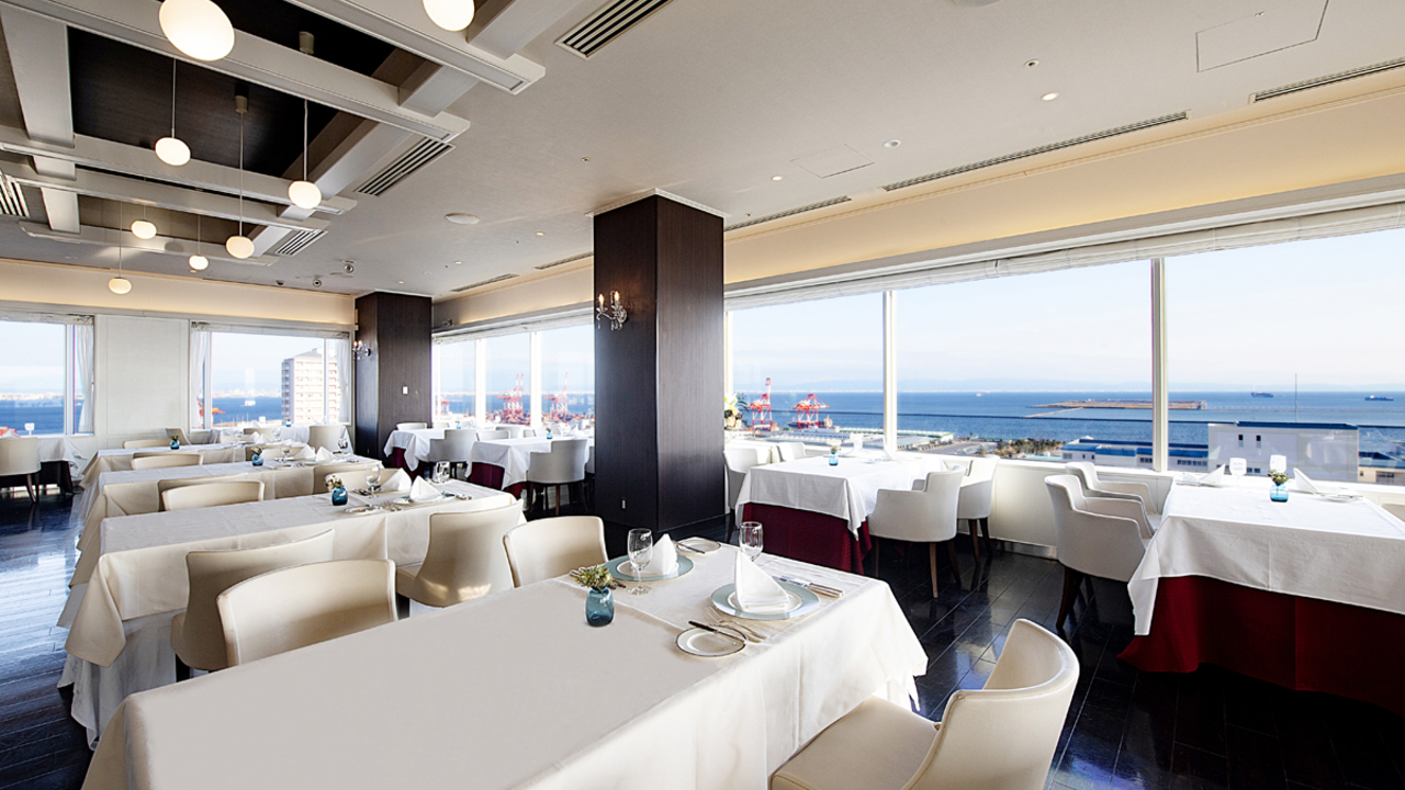 ホテルプラザ神戸|パティシエの求人画像1枚目