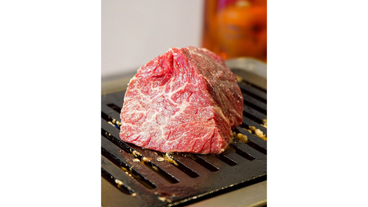 お肉一枚売りの焼肉店 焼肉とどろき|レストランサービス・ホールスタッフの求人画像2枚目