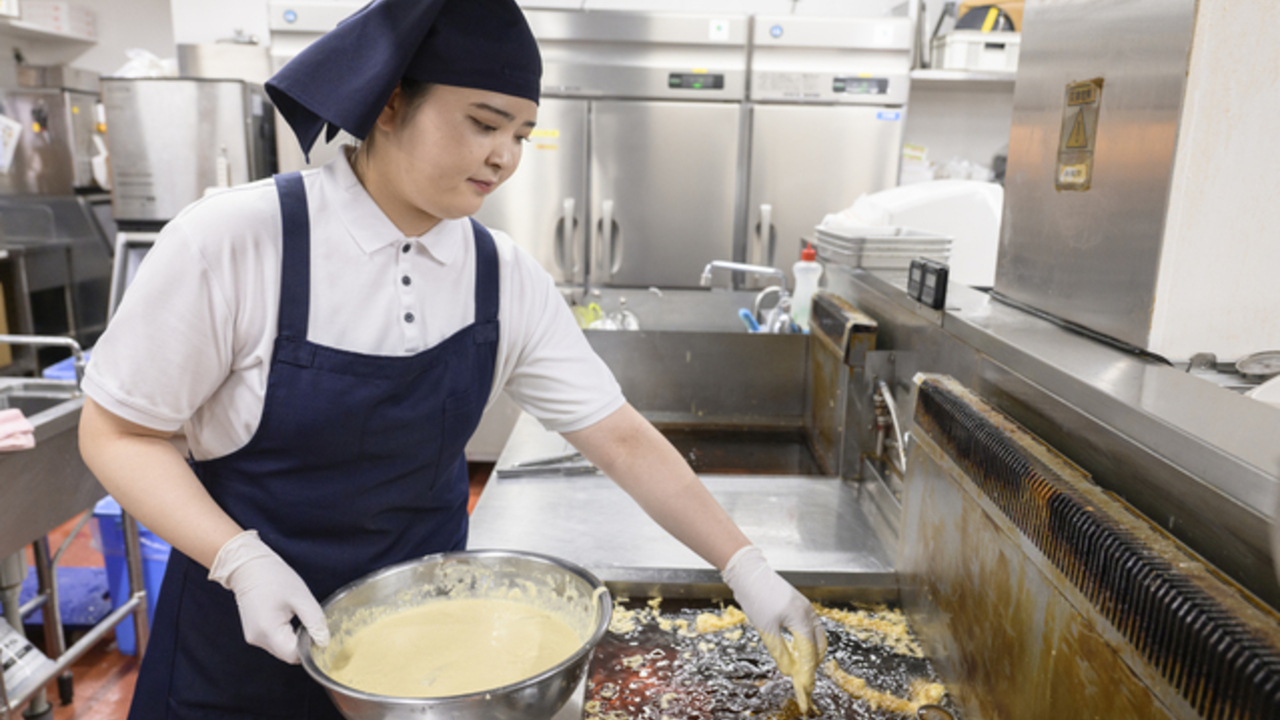 資さんうどん|キッチンスタッフの求人画像2枚目