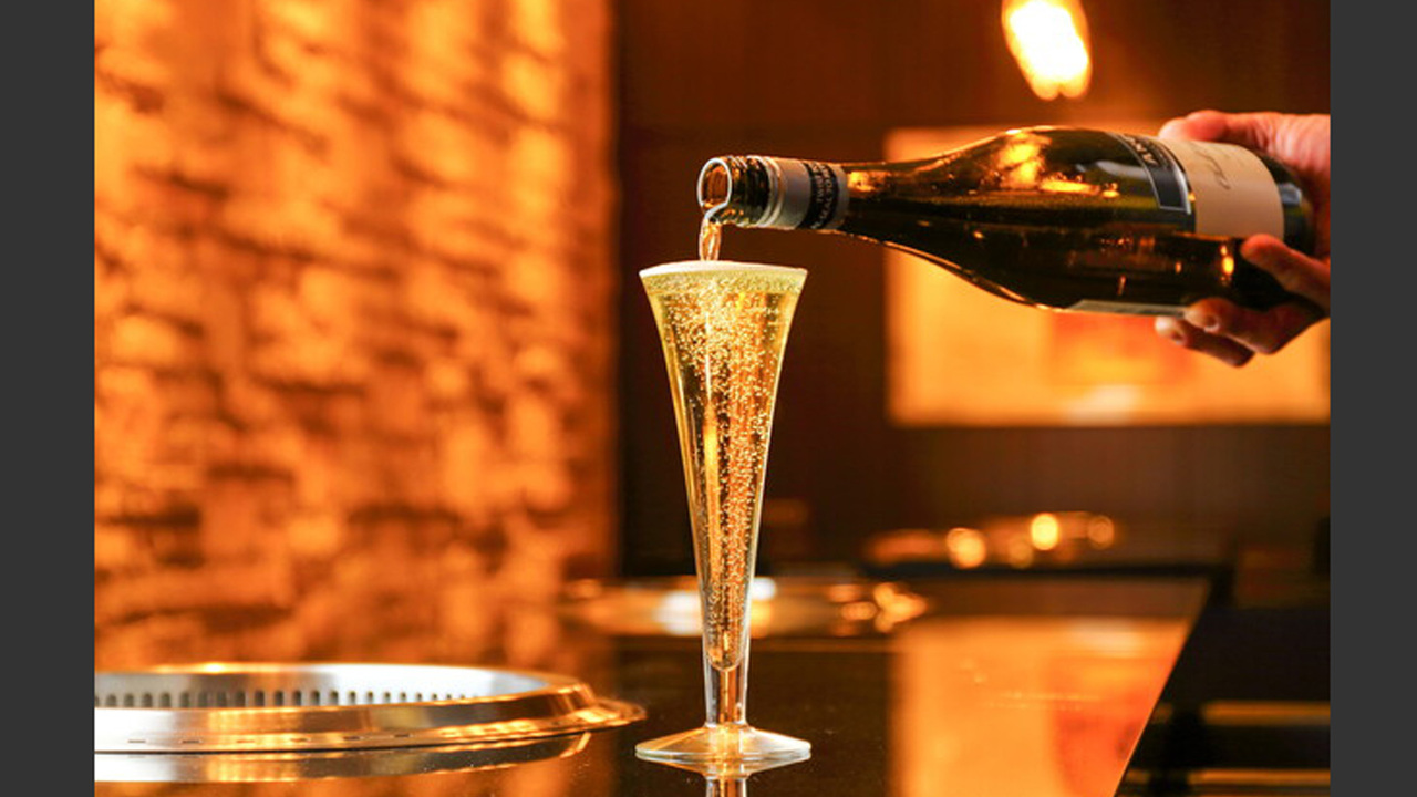 俺のフレンチ|レストランサービス・ホールスタッフの求人画像1枚目