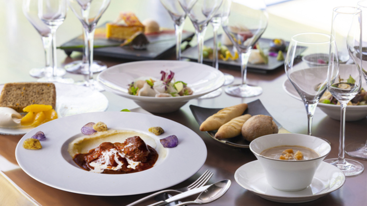 ANAクラウンプラザリゾート安比高原|店長・店長候補の求人画像1枚目