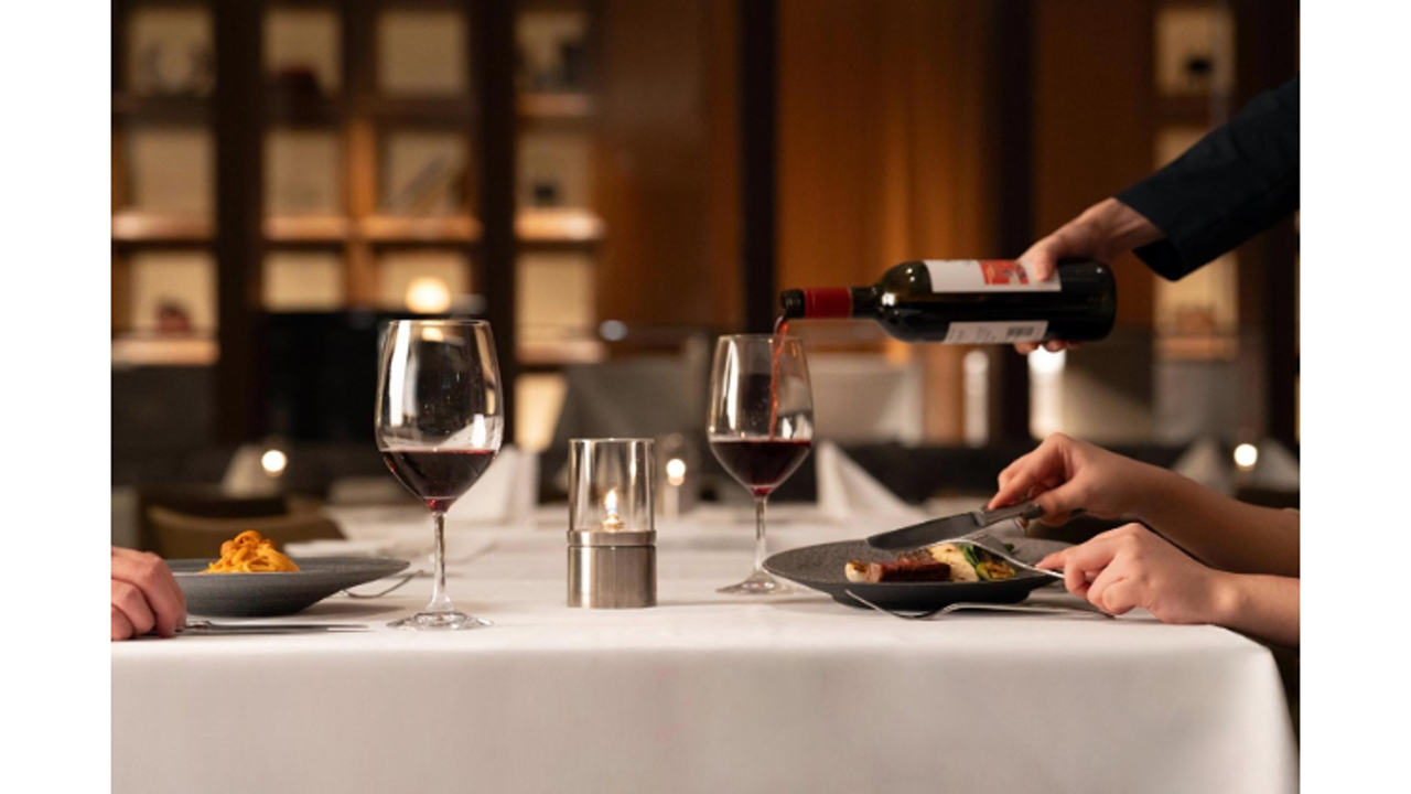 XEX|バーテンダーの求人画像1枚目