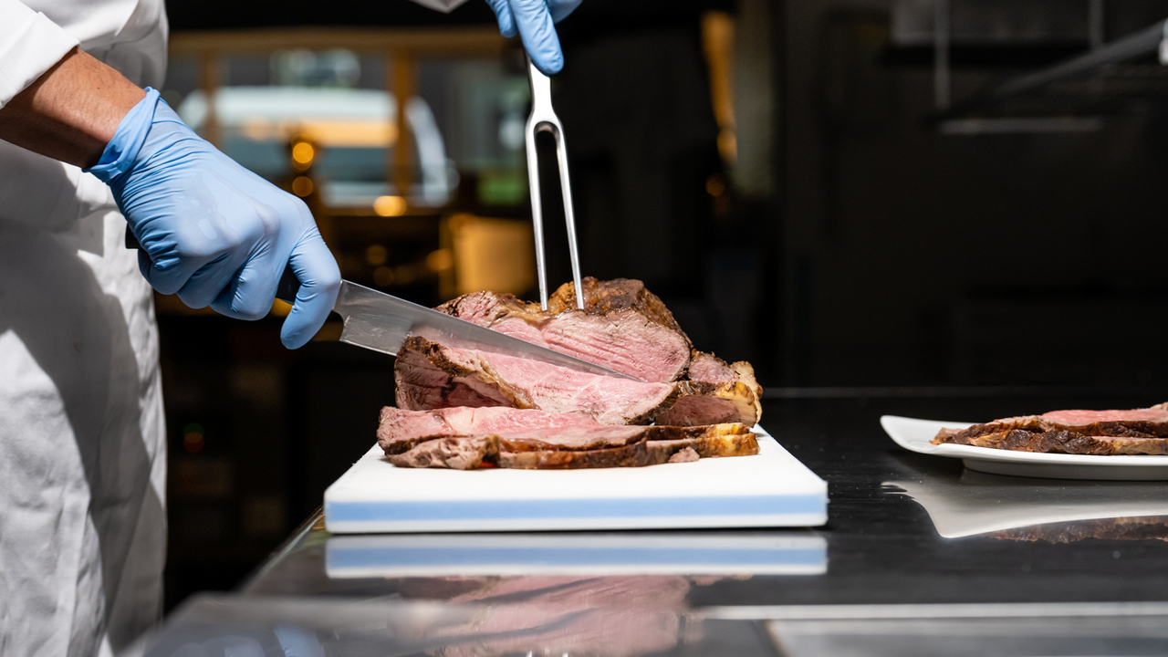 シャレーアイビーグループ|パティシエの求人画像1枚目