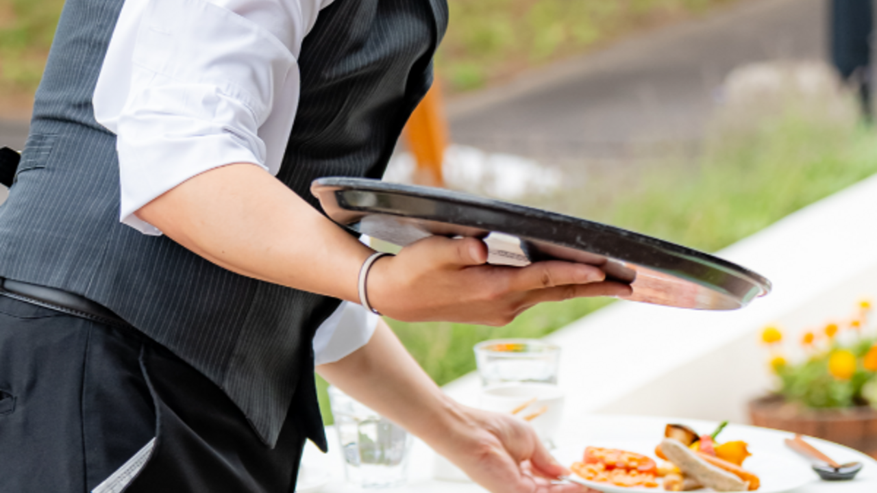 シャレーアイビーグループ|パティシエの求人画像3枚目