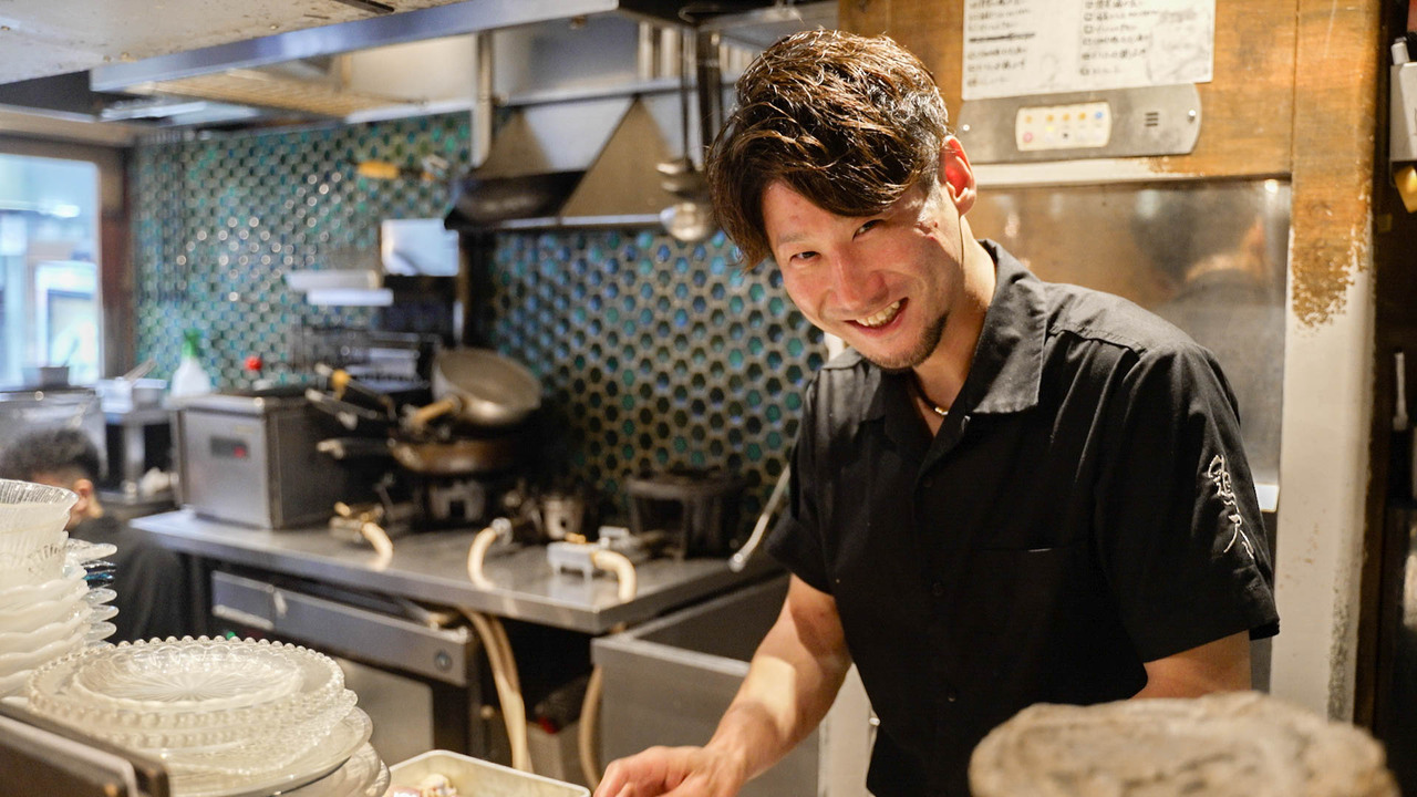 炭火焼き鳥 鴨尽|レストランサービス・ホールスタッフの求人画像2枚目