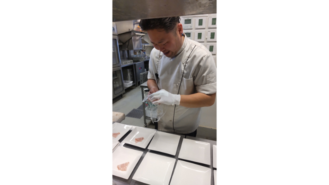 STARRACE KOMORO|料理長・料理長候補の求人画像1枚目