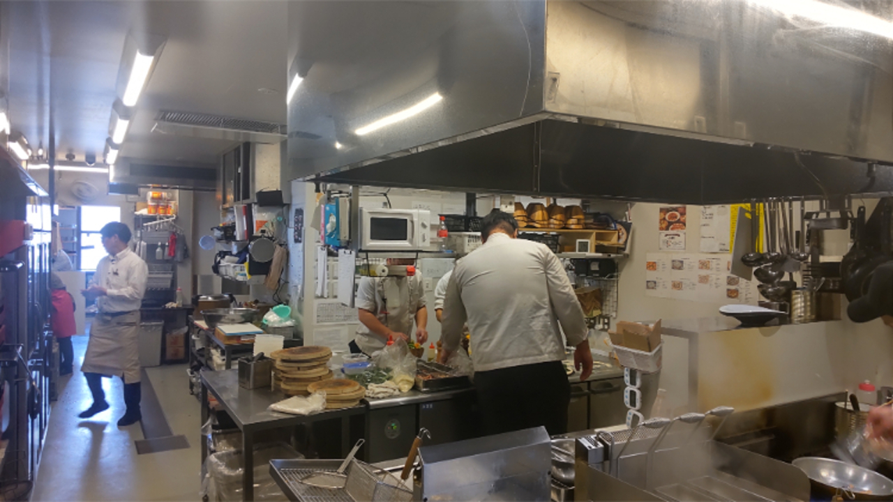 STARRACE KOMORO|料理長・料理長候補の求人画像2枚目