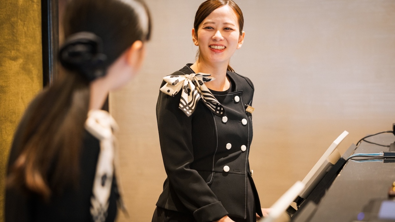 ライズホテル大阪北新地|フロントスタッフの求人画像1枚目