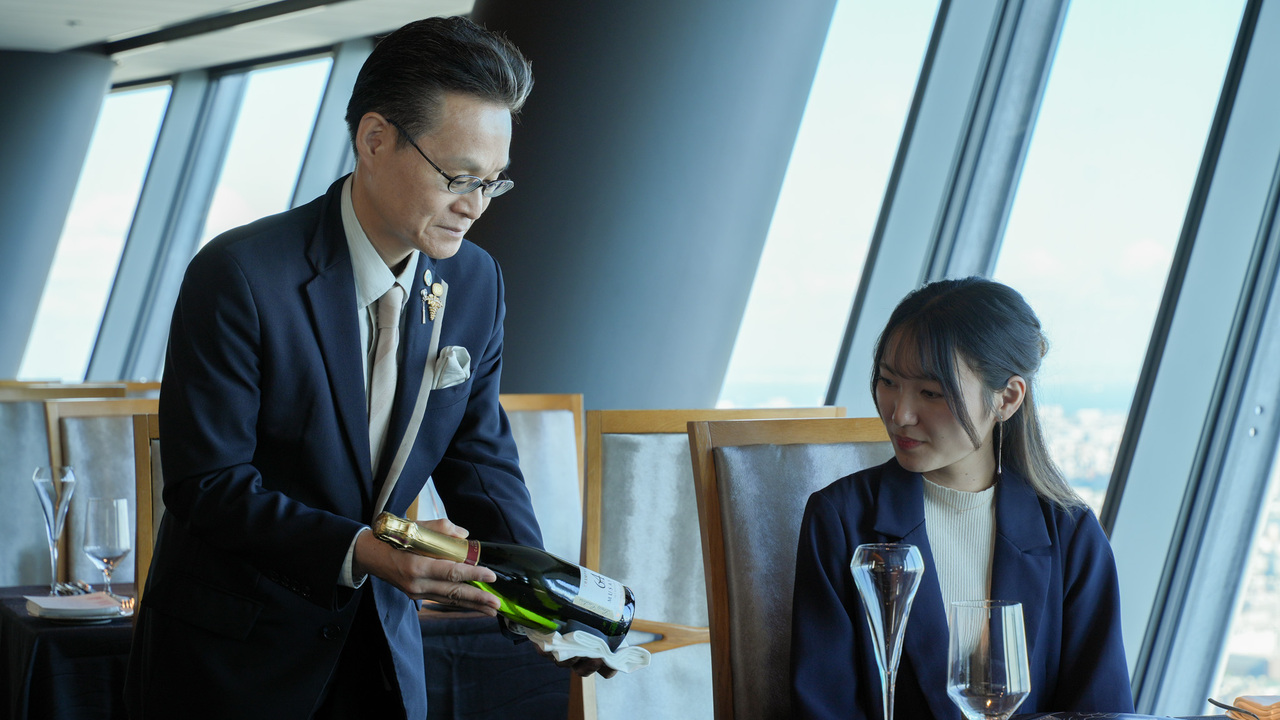 Sky Restaurant 634|レストランサービス・ホールスタッフの求人画像3枚目