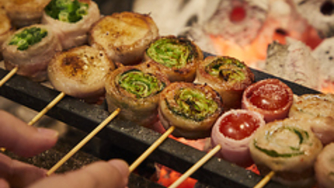 博多うずまき 炭火野菜巻き串と餃子 博多うずまき柏駅前店 焼き鳥, 居酒屋 | キッチンスタッフ)の求人の写真