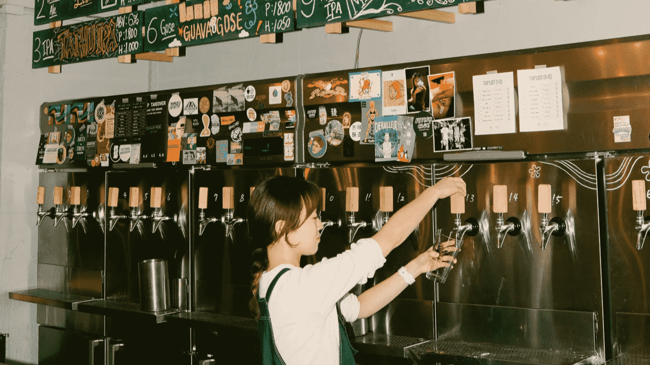 WPÜ HAKONE|フロントスタッフの求人画像1枚目