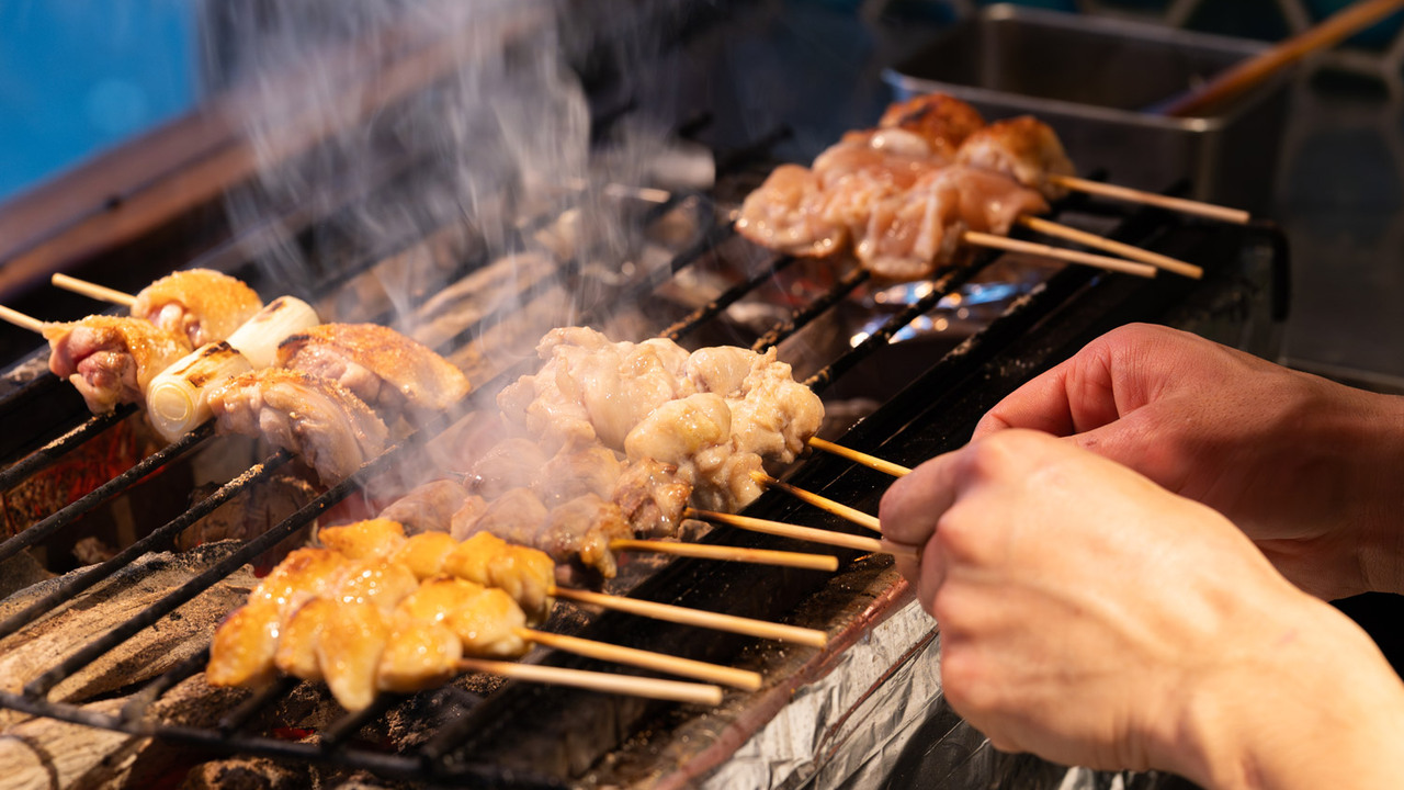 炭火焼き鳥 鶏尽 炭火焼き鳥 鶏尽 那覇店 花れ 焼き鳥, 居酒屋 | 店長・店長候補)の求人の写真 2枚目