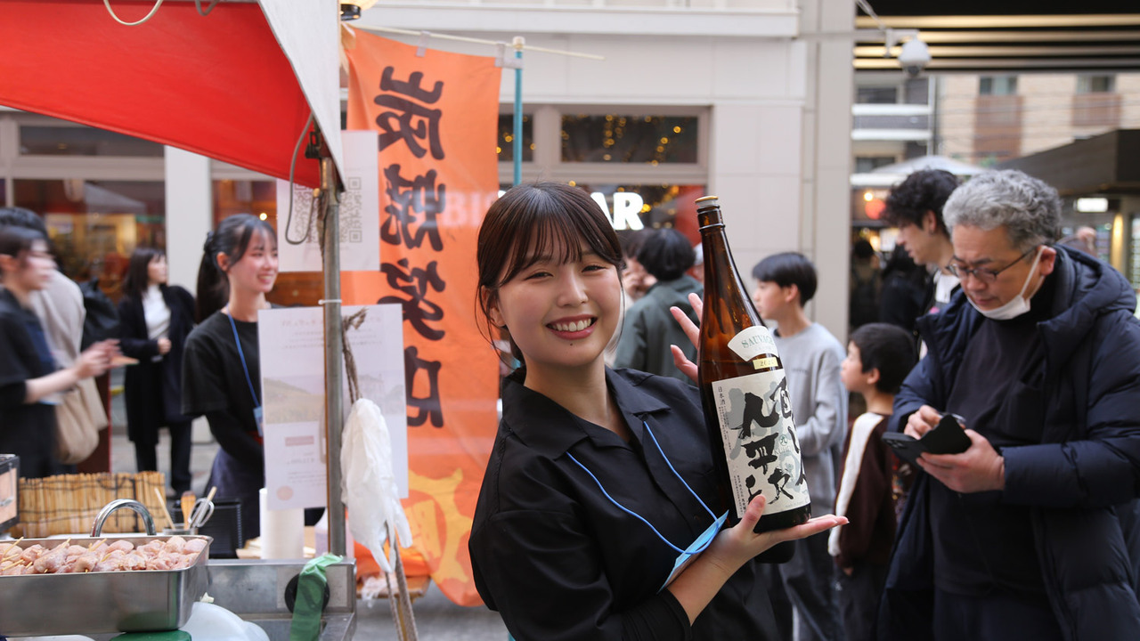 炭火焼き鳥 鶏尽|レストランサービス・ホールスタッフの求人画像2枚目