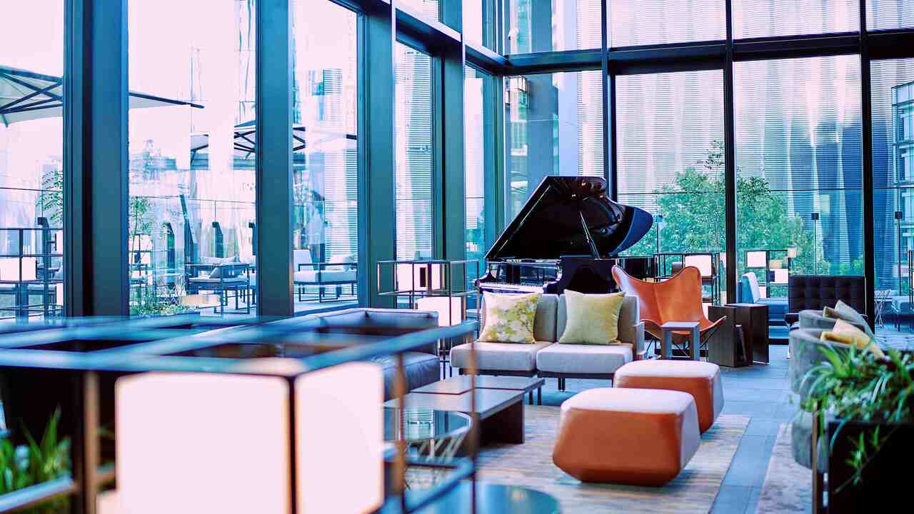 THE GATE HOTEL|フロントスタッフの求人画像1枚目