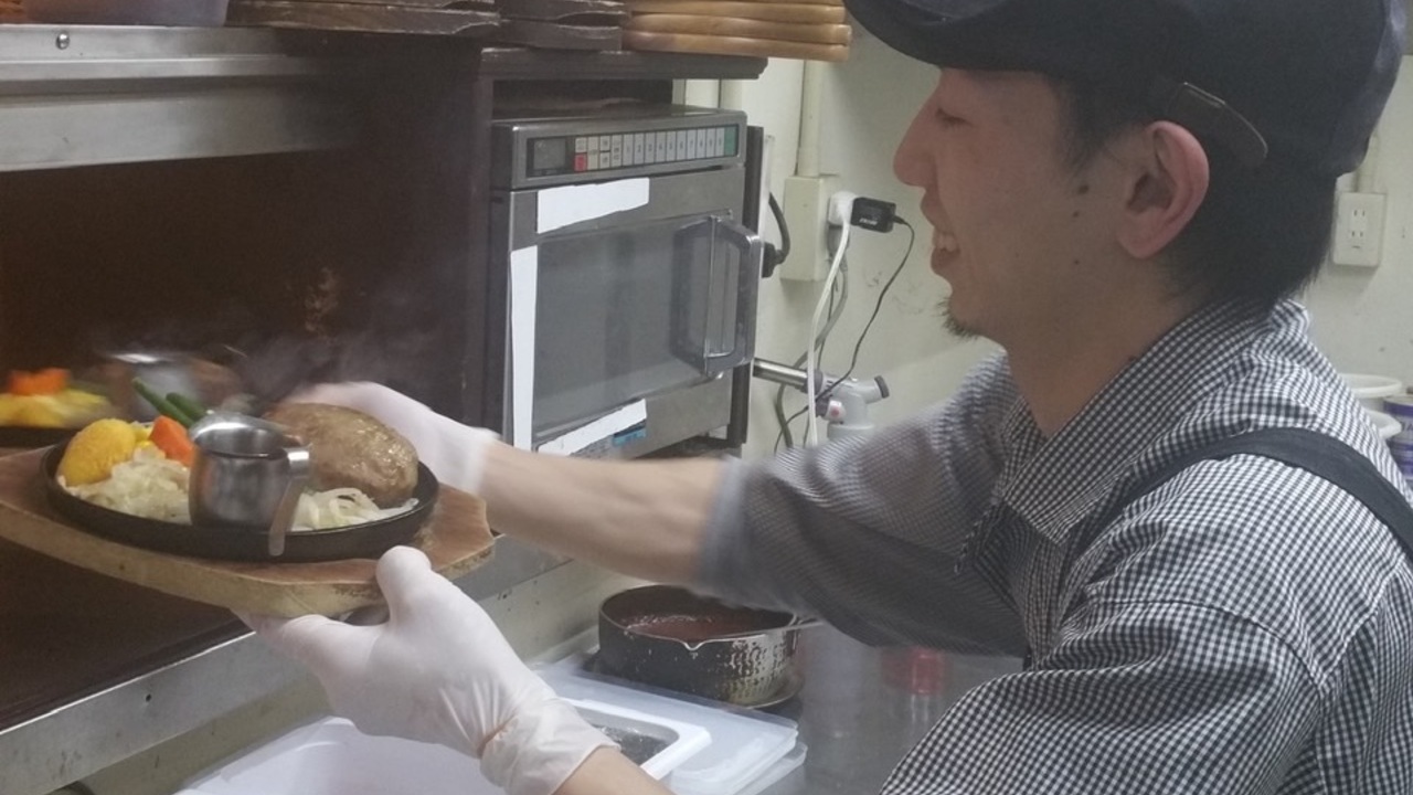 カフェ＆レストラン うふふ|キッチンスタッフの求人画像1枚目