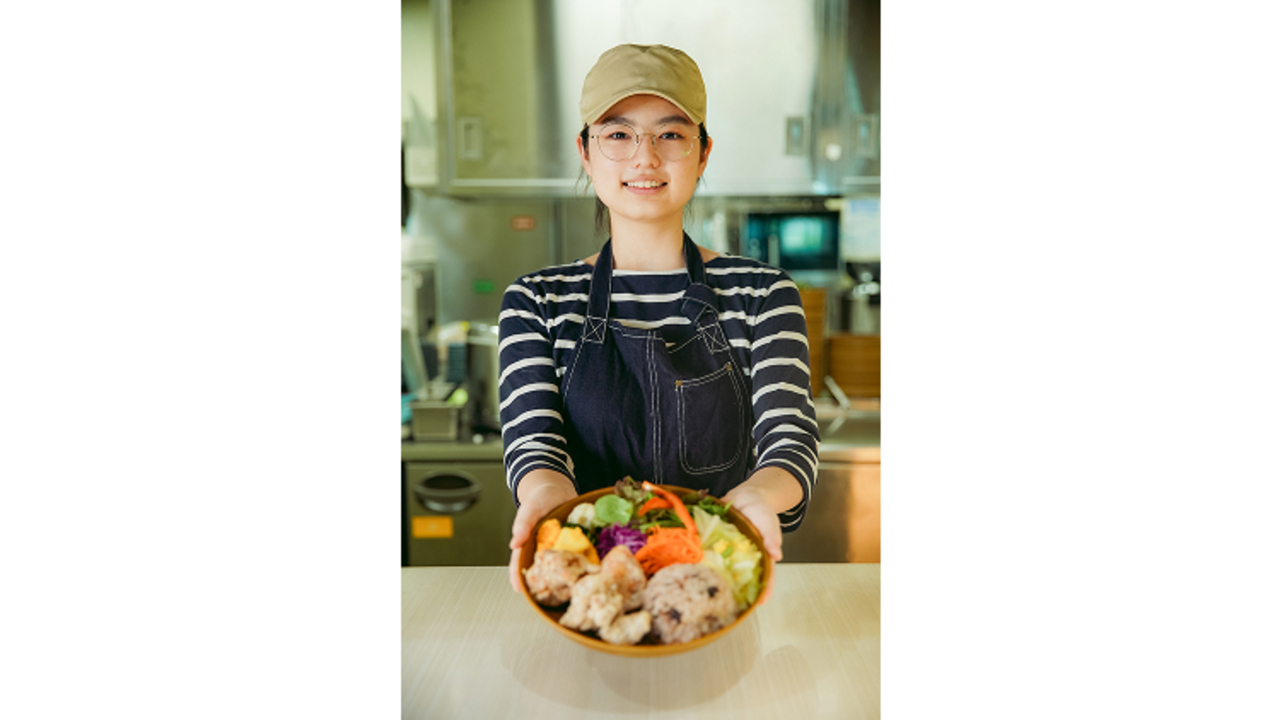 鳥〇食堂×タニタカフェ イオンモール和歌山店 カフェ, テイクアウト・惣菜・弁当屋 | キッチンスタッフ)の求人の写真