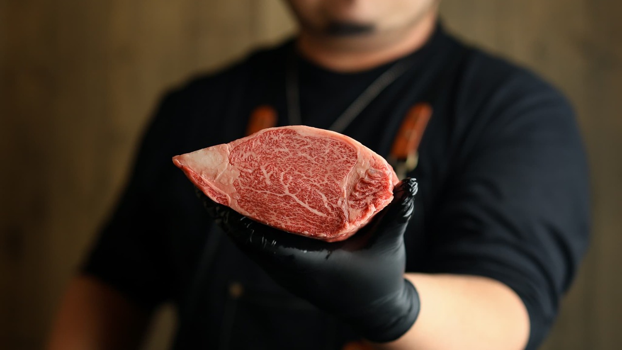 鮨 彩月 大阪梅田店|営業管理職・経営幹部の求人画像1枚目