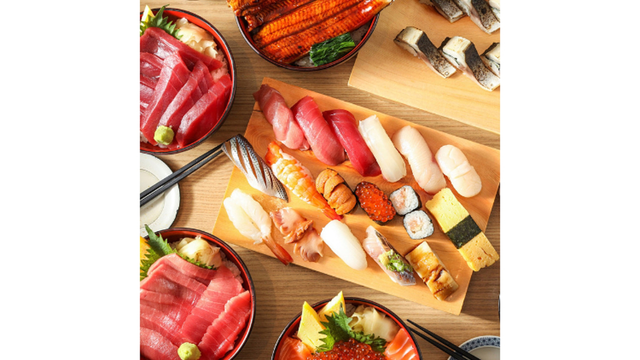 海鮮食飲市場 マルカミ食堂|調理見習い・調理補助の求人画像1枚目