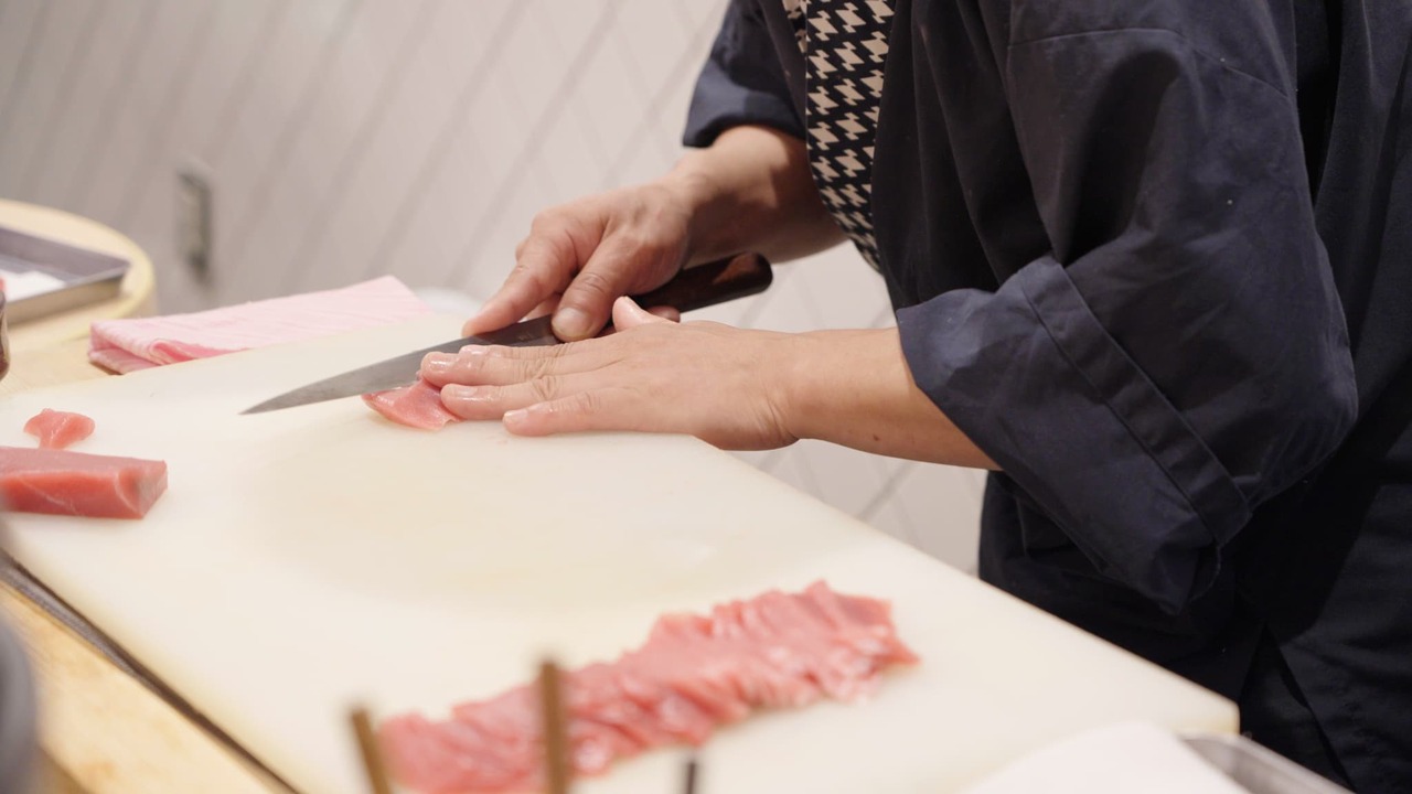 梅田酒場 すし金|店長・店長候補の求人画像1枚目