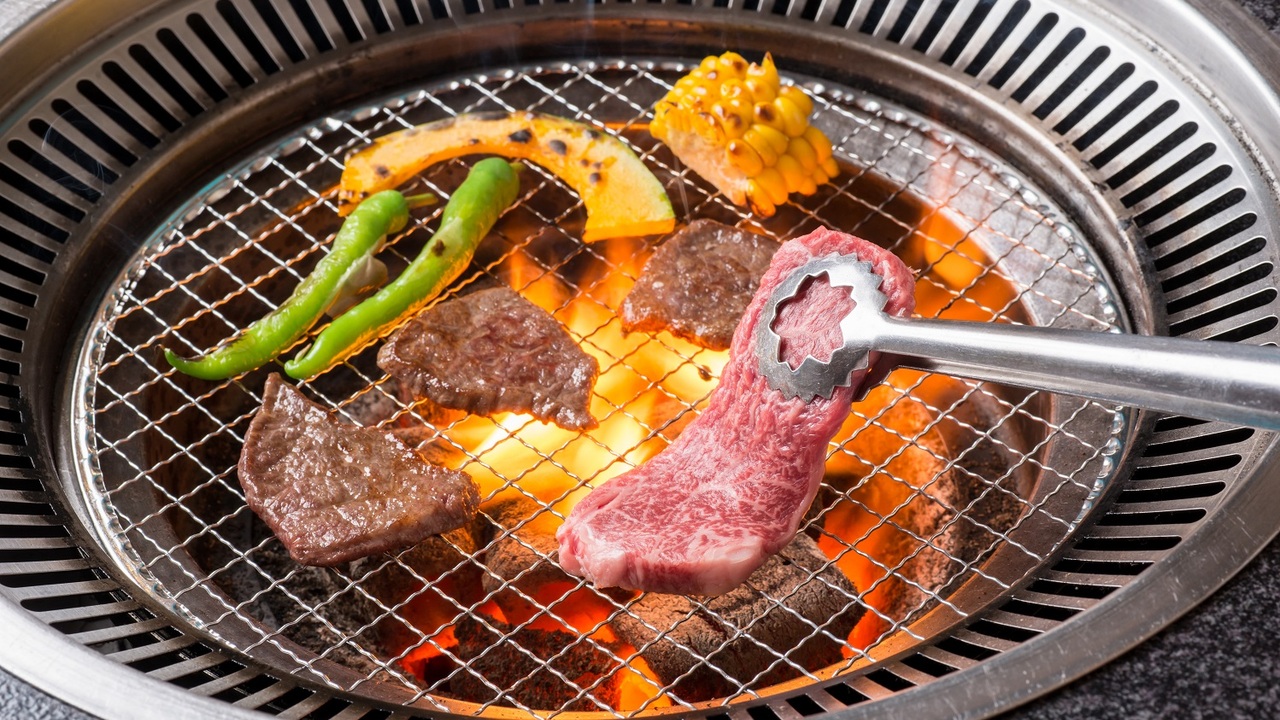 和牛農家が営む焼肉店 べぶ屋|レストランサービス・ホールスタッフの求人画像1枚目