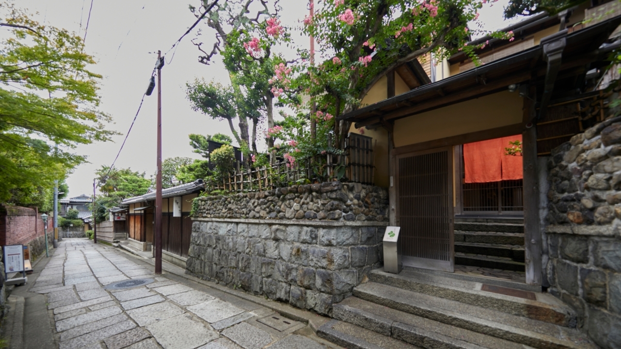 石塀小路 豆ちゃ|店長・店長候補の求人画像1枚目