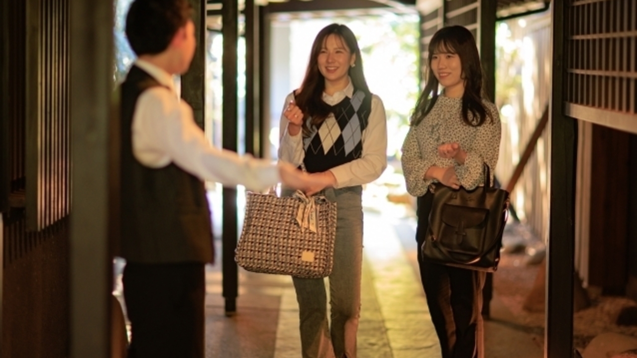Resort＆Spa雲風々|フロントスタッフの求人画像1枚目